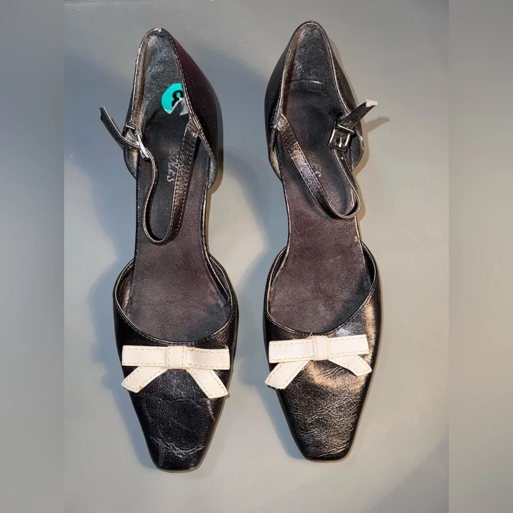 Aerosoles Elegant Black Little Heels with Cream Bow, Size 8 - Picture 4 of 16